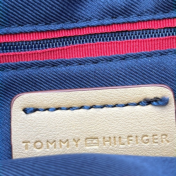 Tommy Hilfiger attractive cloth bag - Picture 9 of 9